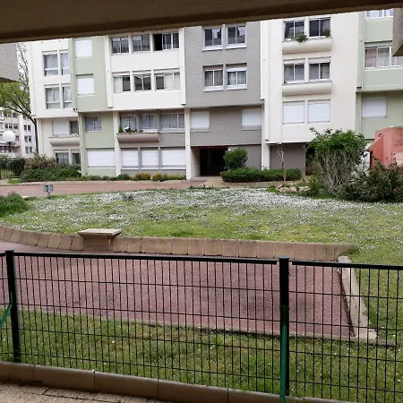 Centre * روان